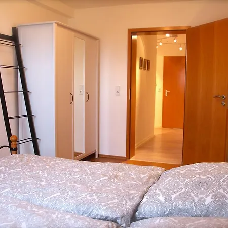 Ferienwohnung Kirchturmblick Euren *