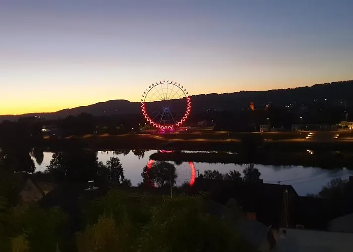 Kirchturmblick Euren 아파트